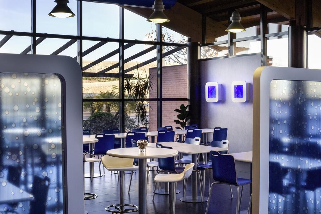 Ibis Budget Madrid Alcala De Henares La Dehesa Bagian luar foto